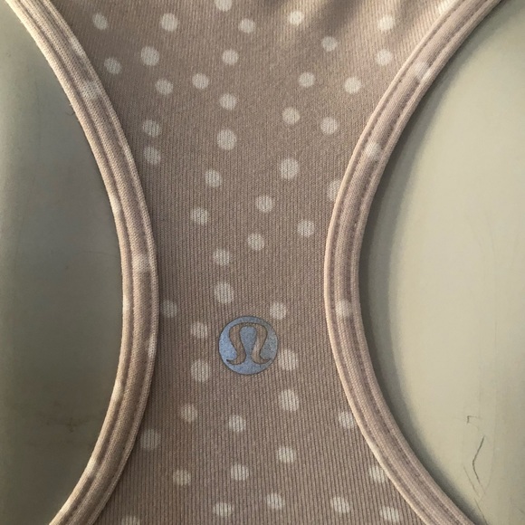 - Lululemon athletic size 4 - Picture 5 of 6